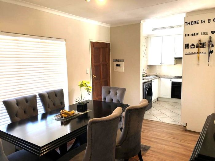 Property #ENT0254209, Townhouse for sale in Rooihuiskraal North