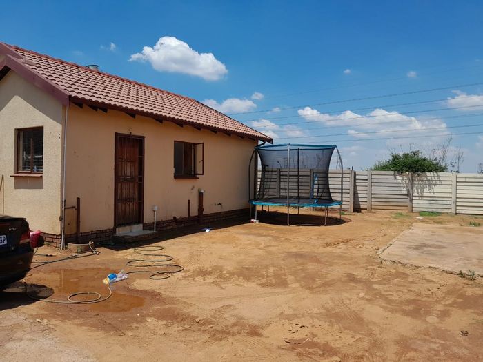 Property #ENT0254381, House sold in Soshanguve Ext