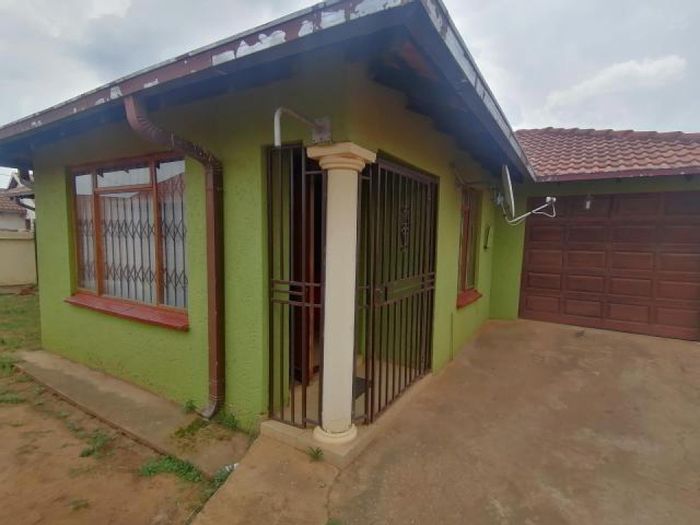 Property #ENT0254396, House for sale in Mahube Valley