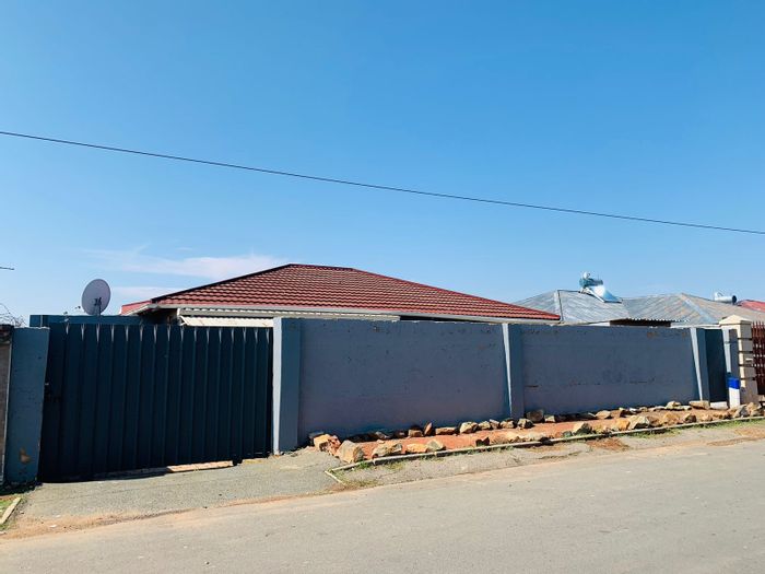 Property #ENT0254458, House for sale in Newlands