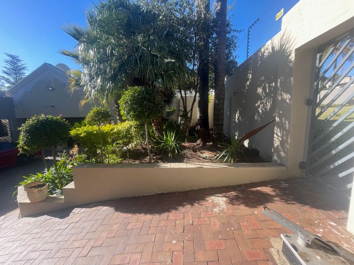Property #ENT0254463, House rental monthly in Parkmore
