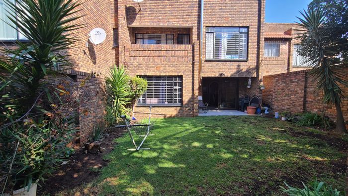 Property #ENT0254413, Townhouse for sale in Edenvale Central