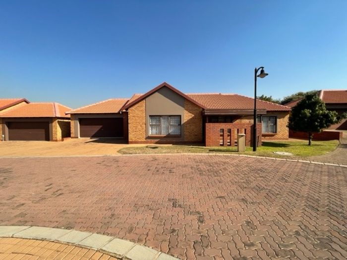 Property #ENT0254797, Townhouse for sale in Willow Park Manor