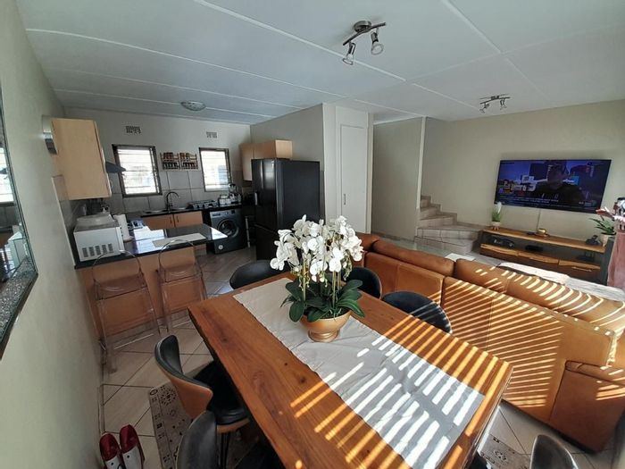 Property #ENT0254834, Townhouse rental monthly in Paulshof