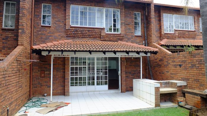 Property #ENT0255039, Townhouse for sale in Garsfontein