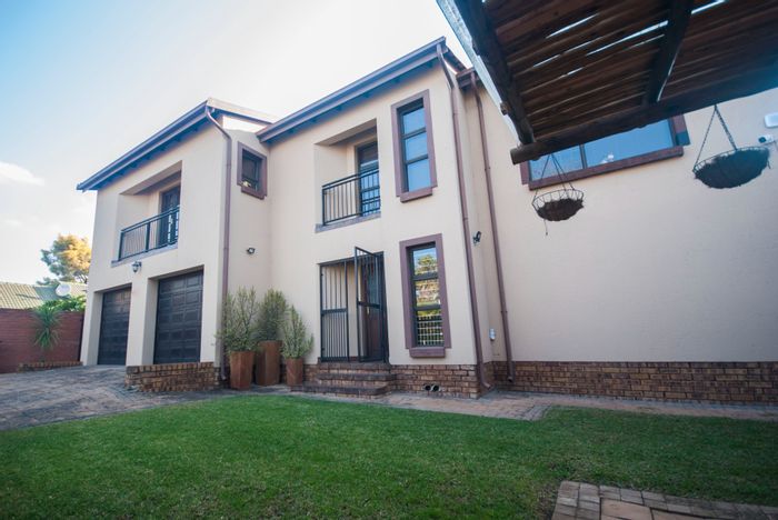 Property #ENT0255182, House for sale in Highveld