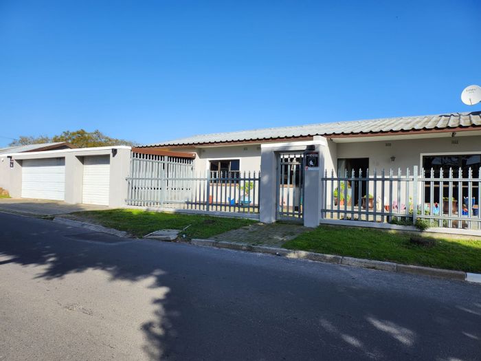 Property #ENT0255183, House for sale in Kraaifontein East