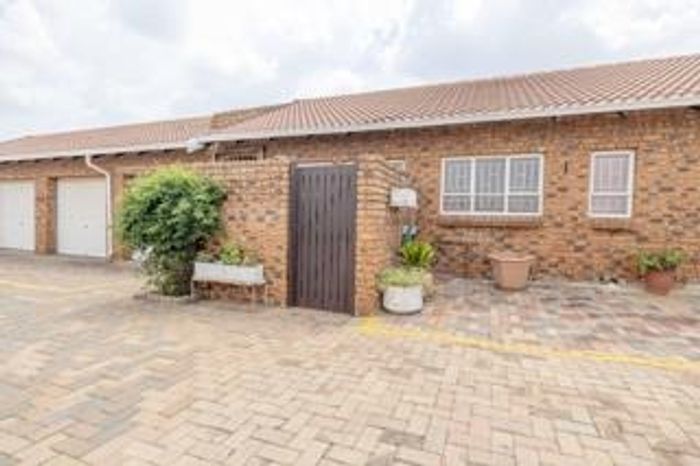 Property #ENT0255229, Townhouse for sale in Edenvale Central