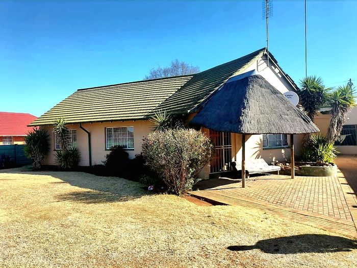 Property #ENT0255588, House for sale in Stilfontein