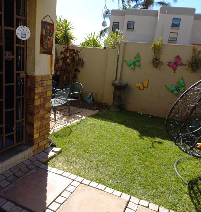 Property #ENT0255689, Townhouse for sale in Radiokop