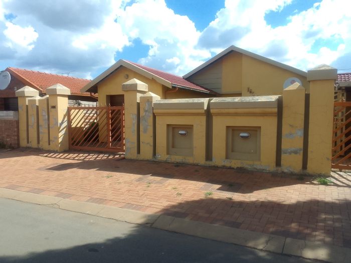 Property #ENT0255601, House for sale in Daveyton