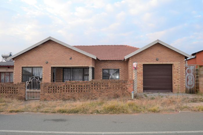 Property #ENT0255608, House for sale in Riverlea