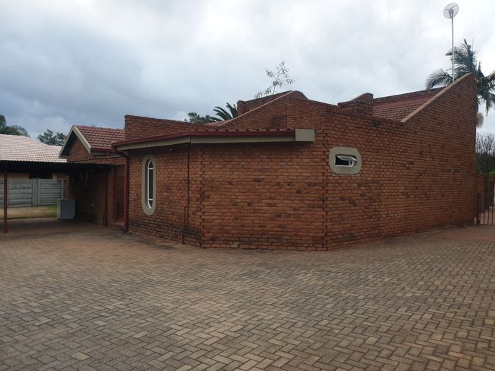 Property #ENT0255975, House for sale in Flora Park