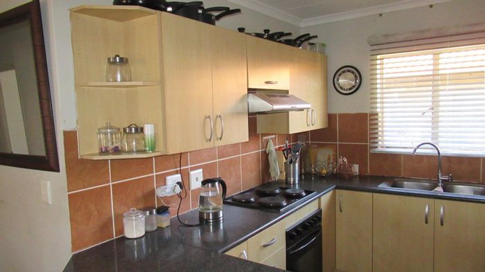 Property #ENT0256106, Townhouse for sale in Benoni Ah