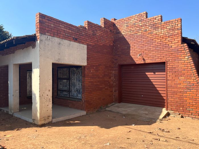 Property #ENT0256446, House for sale in Soshanguve Hh