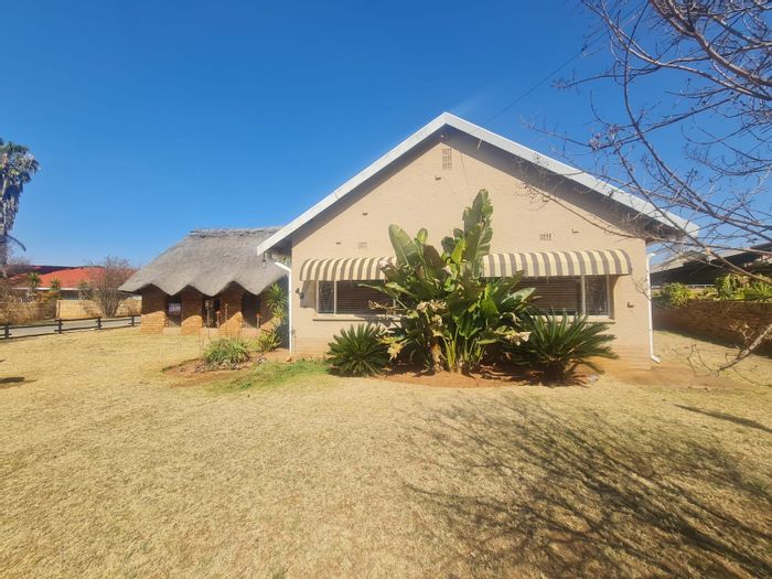 Property #ENT0256490, House for sale in Stilfontein Ext 3