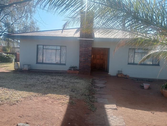 Property #ENT0256420, House for sale in Kuruman