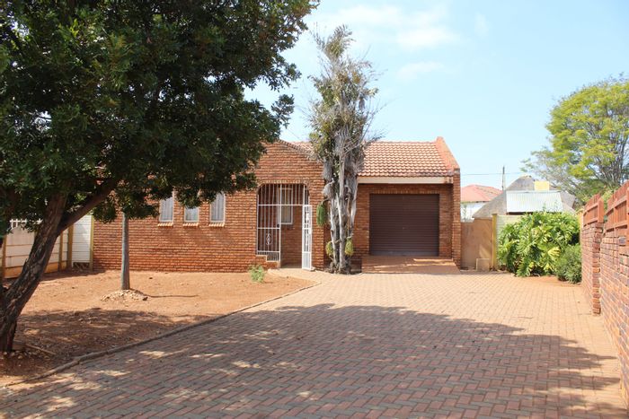 Property #ENT0256938, House for sale in Flora Park
