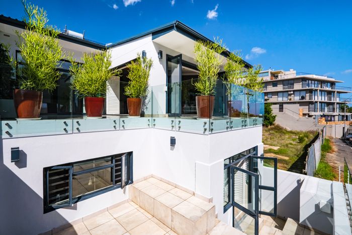 Property #ENT0257059, House for sale in Sea Point