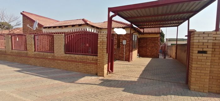 Property #ENT0257632, House for sale in Mamelodi East