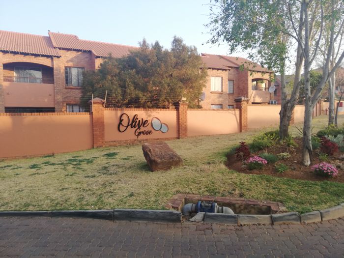 Property #ENT0257790, Apartment for sale in Mooikloof Ridge