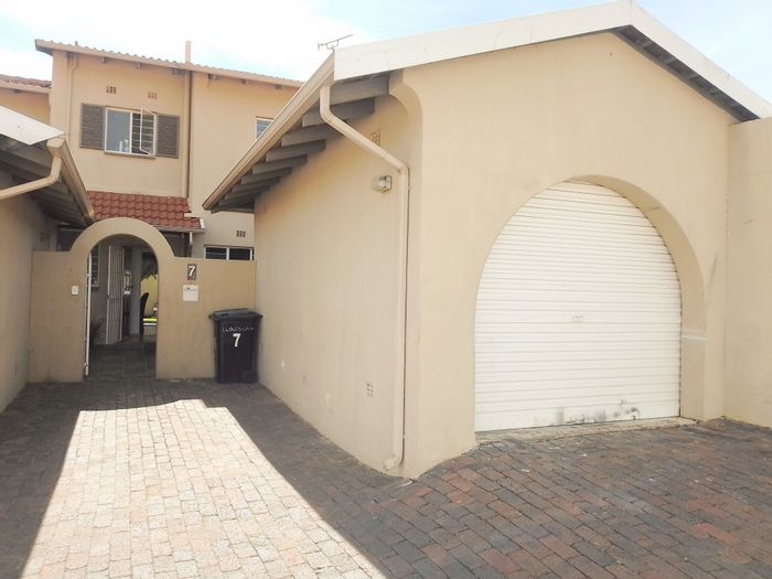 Property #ENT0257791, Townhouse for sale in Malanshof
