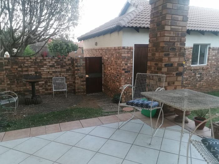 Property #ENT0257842, Townhouse for sale in Mamelodi