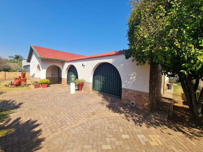 Property #ENT0257956, House for sale in Stilfontein Ext 4