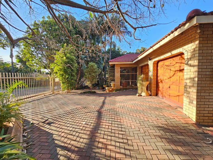 Property #ENT0257905, House for sale in Magalieskruin