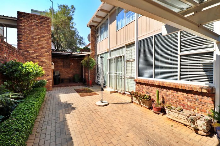 Property #ENT0258416, Townhouse for sale in Primrose Hill