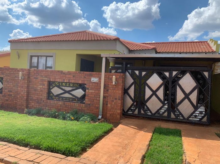 Property #ENT0258896, House for sale in Orange Farm