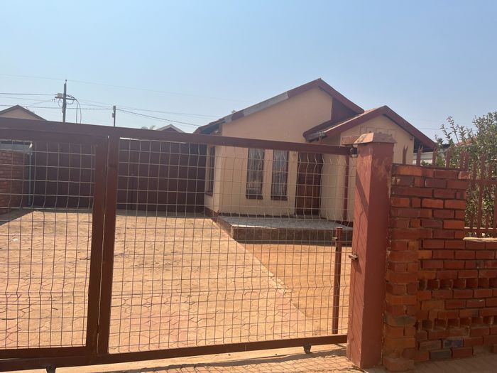 Property #ENT0259154, House for sale in Soshanguve Ww