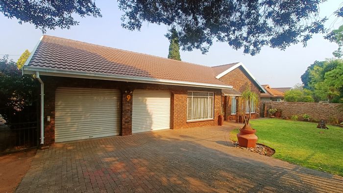 Property #ENT0259268, House for sale in Zwartkop