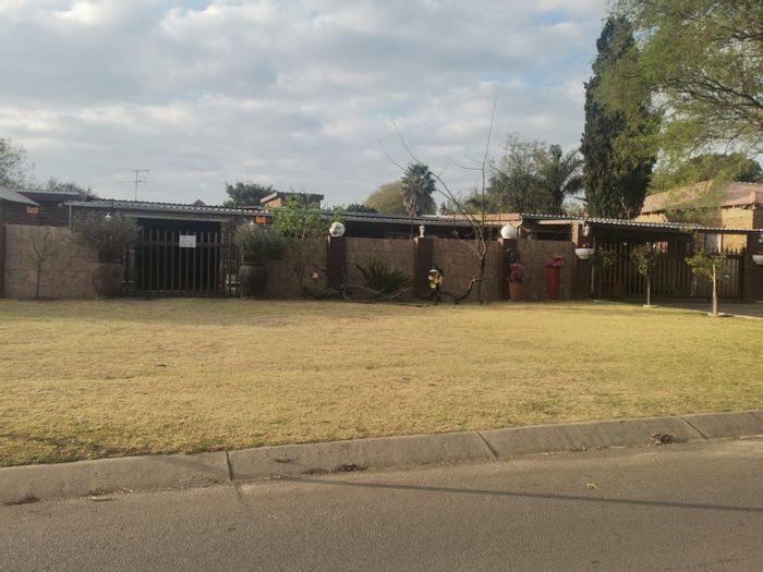 Property #ENT0259353, House for sale in Dalpark Ext 1