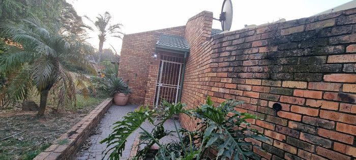 Property #ENT0259316, House for sale in Witbank Central