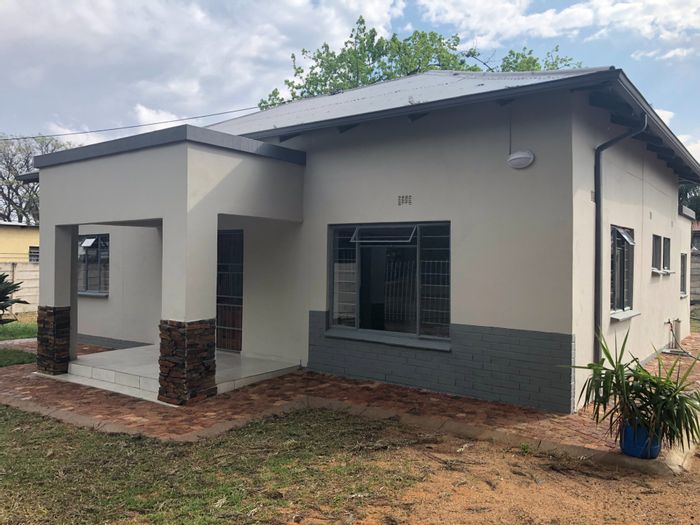 Property #ENT0259328, House for sale in Rietfontein