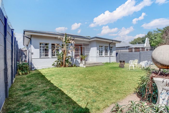 Property #ENT0259464, House for sale in Krugersdorp North