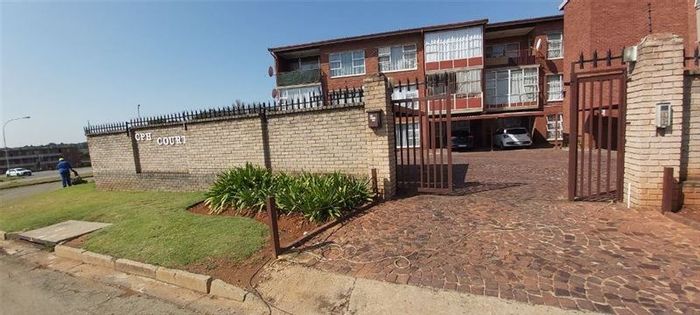 Property #ENT0259569, Apartment for sale in Kempton Park Ext 5