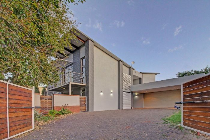 Property #ENT0259585, House for sale in Olympus Country Estate