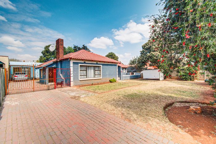 Property #ENT0259709, House for sale in Roodekop