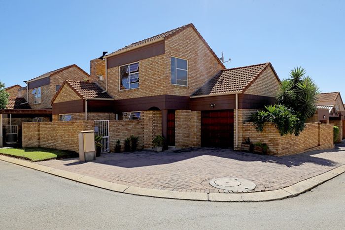 Property #ENT0259843, Townhouse for sale in North Riding