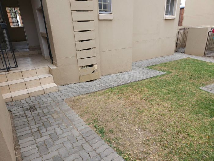 Property #ENT0260058, Apartment rental monthly in North Riding