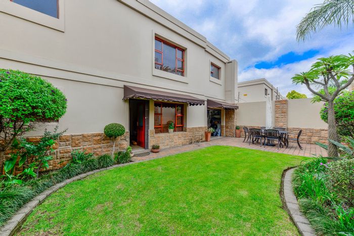 Property #ENT0260147, Townhouse for sale in Bedfordview