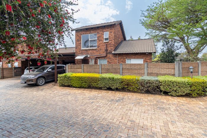 Property #ENT0260110, Townhouse for sale in Radiokop