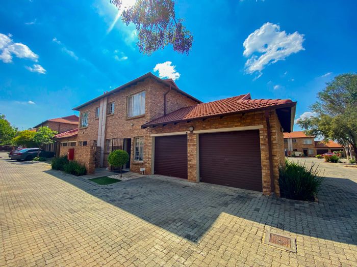 Property #ENT0260475, Townhouse for sale in Theresapark