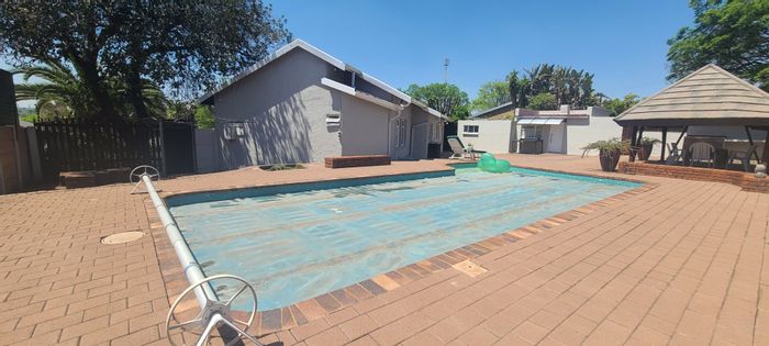 Property #ENT0260412, House for sale in Edendale