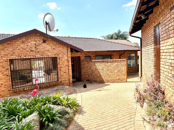 Property #ENT0260501, House rental monthly in Sundowner