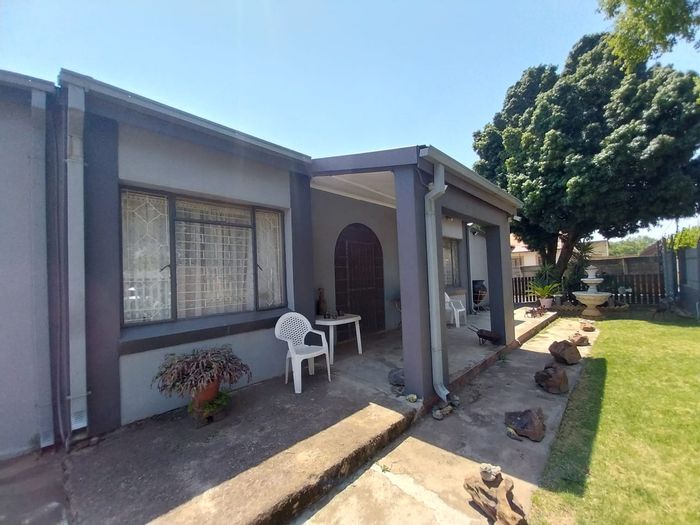 Property #ENT0260774, House for sale in Brakpan Central