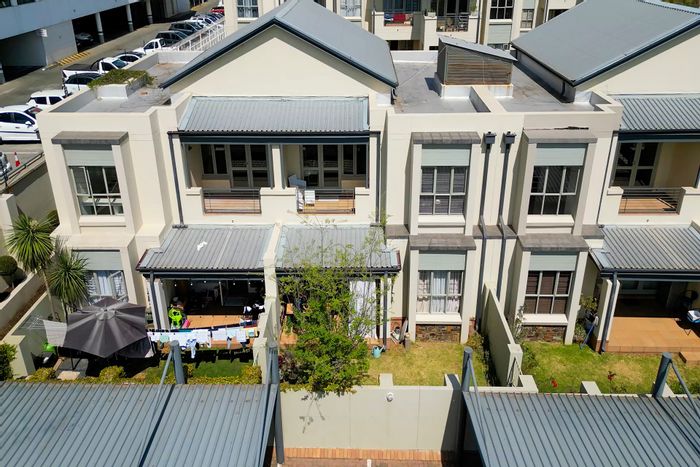 Property #ENT0260790, Townhouse for sale in Parktown North