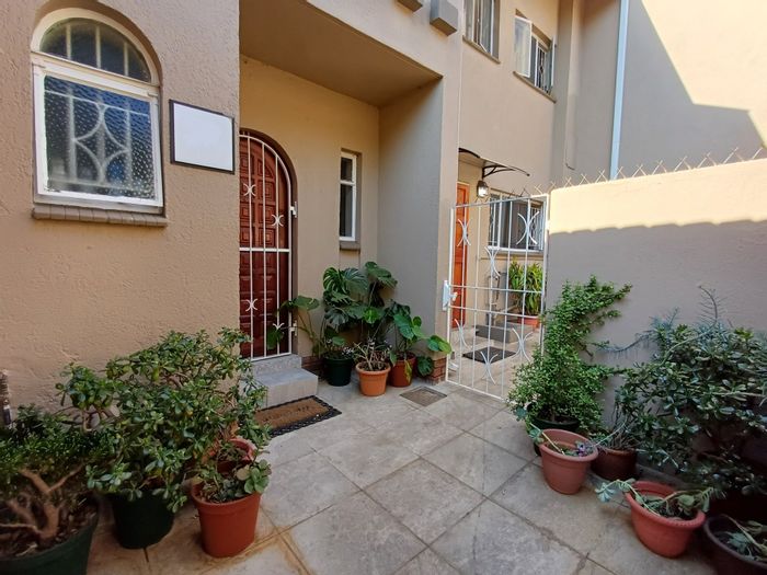Property #ENT0260823, Townhouse for sale in Garsfontein